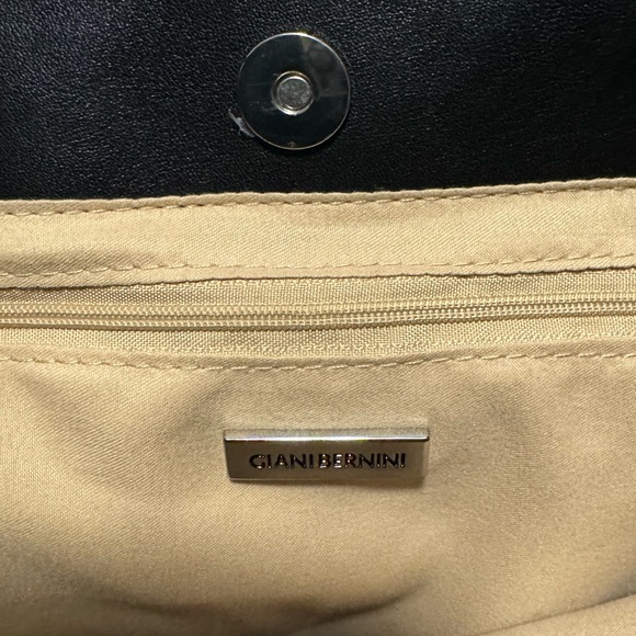 Giani Bernini Saffiano Plaid Medium Size Bag with Double Shoulder Straps - Picture 5 of 8